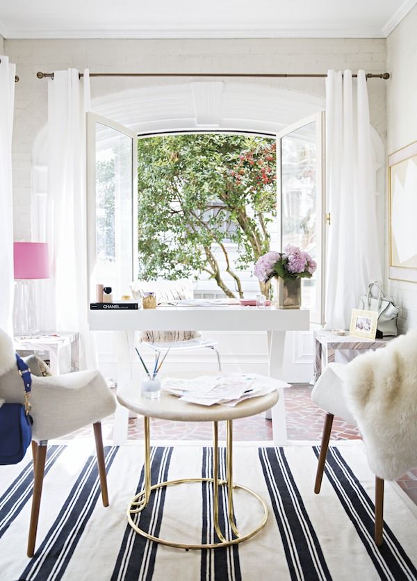 Need some feminine and fabulous home office inspiration? Take a look at these inspiring home offices for girl bosses! Get ready to drool...